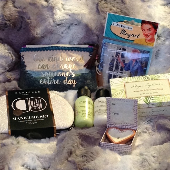 NATURAL LIFE Accessories - 7 items-HIGH END 💰natural life-ID case & trinket